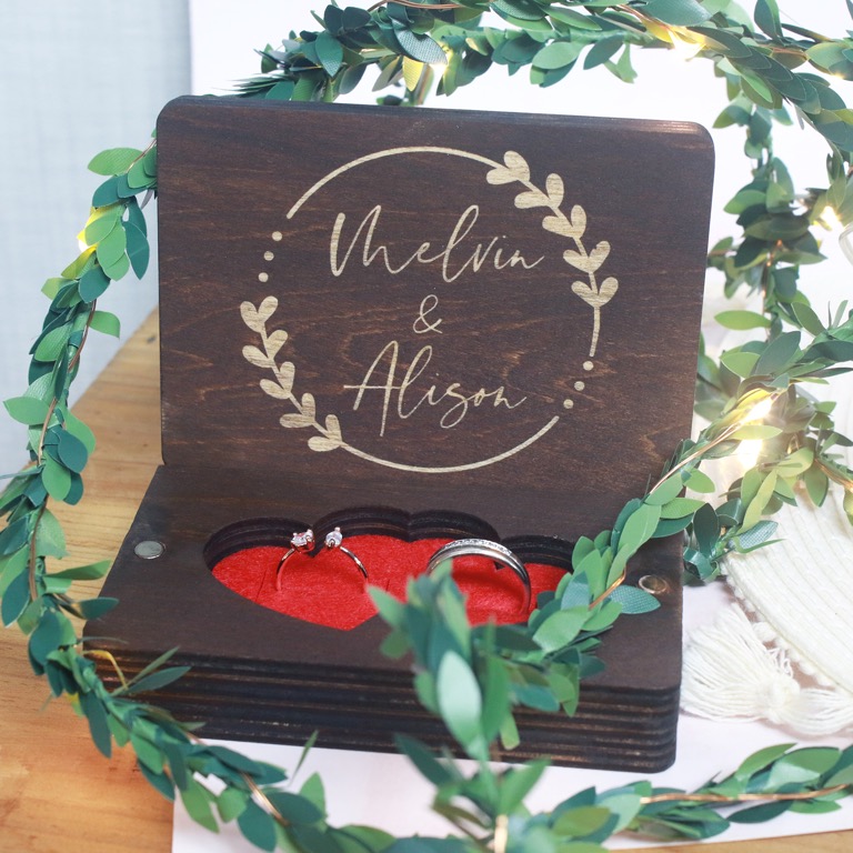 Rustic ring holder top
