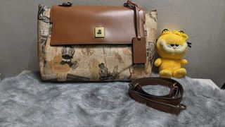 (Kategori: ) berada di . Dikirim oleh tici_secondstuff (ID iklan 1098185064, Gambar 1). Deskripsi: .