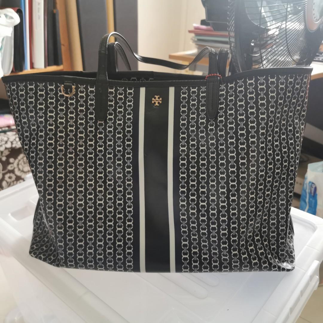 Tory Burch T Monogram Coated Canvas Tote Bag, Luxury, Bags & Wallets on  Carousell