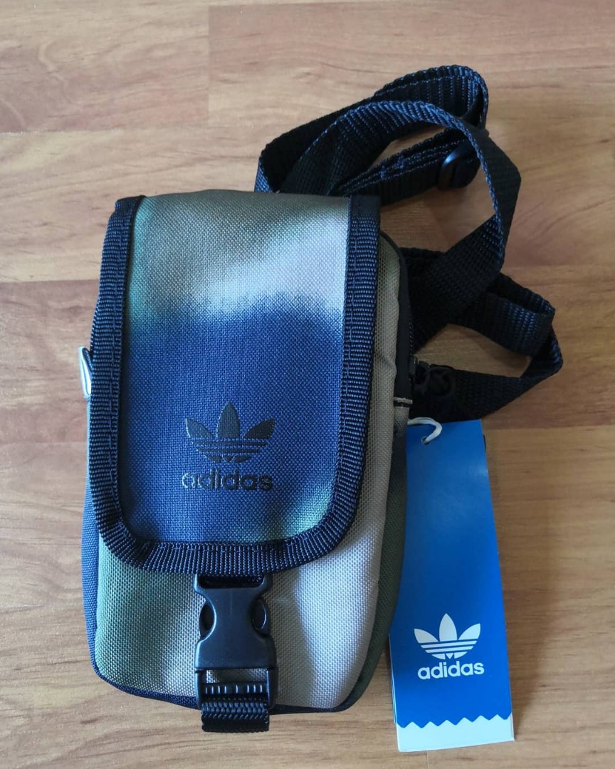 Map deals bag adidas