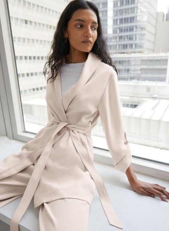 Robe aritzia hotsell