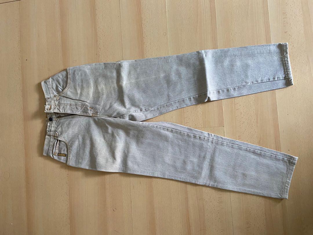 ARMANI Light Gray Wash Mom Jeans (Category: Jeans) located in Pasig City. Submitted by preloveddd_ds (Listing ID 1101891159, Image 1). Description: Fits Size 25 and below! Vintage, light gray wash. .