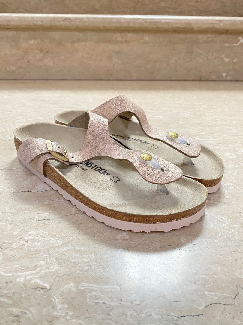 Birkenstock Gizeh Washed Metallic Rose Gold Size 39 Fesyen Wanita Sepatu di Carousell