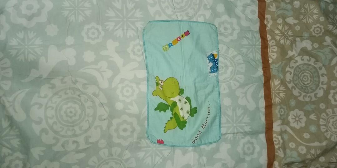 Bloom Baby Comforter (Category: Changing Mats & Accessories) located in Caloocan City. Submitted by lovelykenyssa (Listing ID 1101922862, Image 1). Description: In very good condition with free pillow head case. BLOOM Brand no issue..