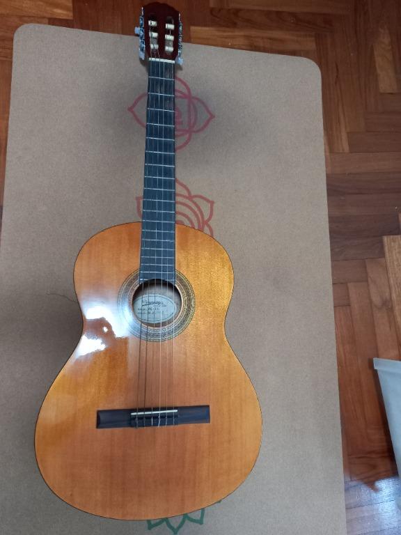 Vantage deals classical guitar