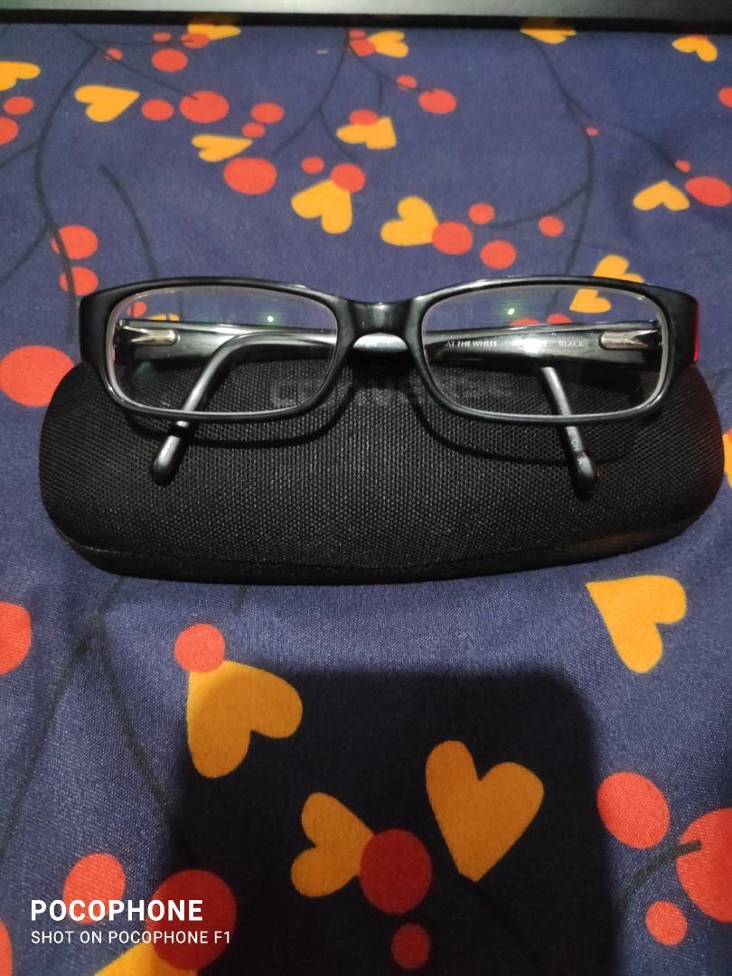 Original Converse prescription eyeglass (Category: Sunglasses & Eyewear) located in Manila. Submitted by yuzuke25 (Listing ID 1101895906, Image 1). Description: Original Converse eyeglass prescription. no issue 47-15-125 size di na nagagamit naka tago lng..