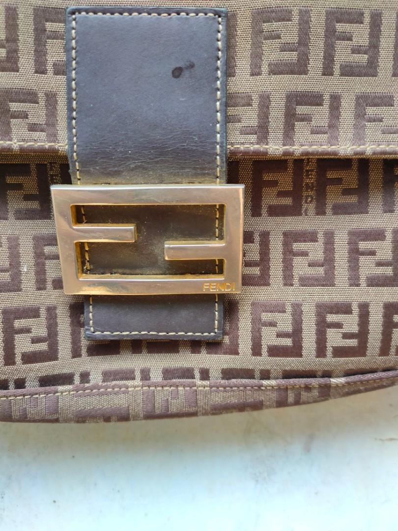 Baguette leather handbag Fendi Brown in Leather - 19574980