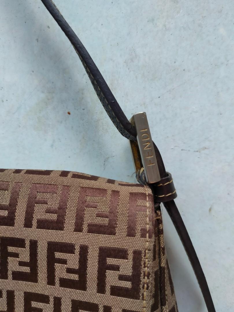 Baguette leather handbag Fendi Brown in Leather - 19574980