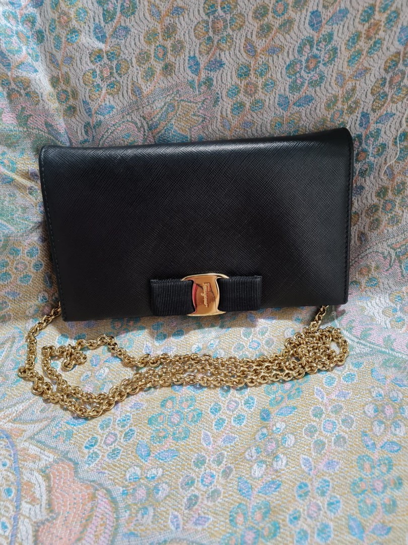 ferragamo wallet on chain