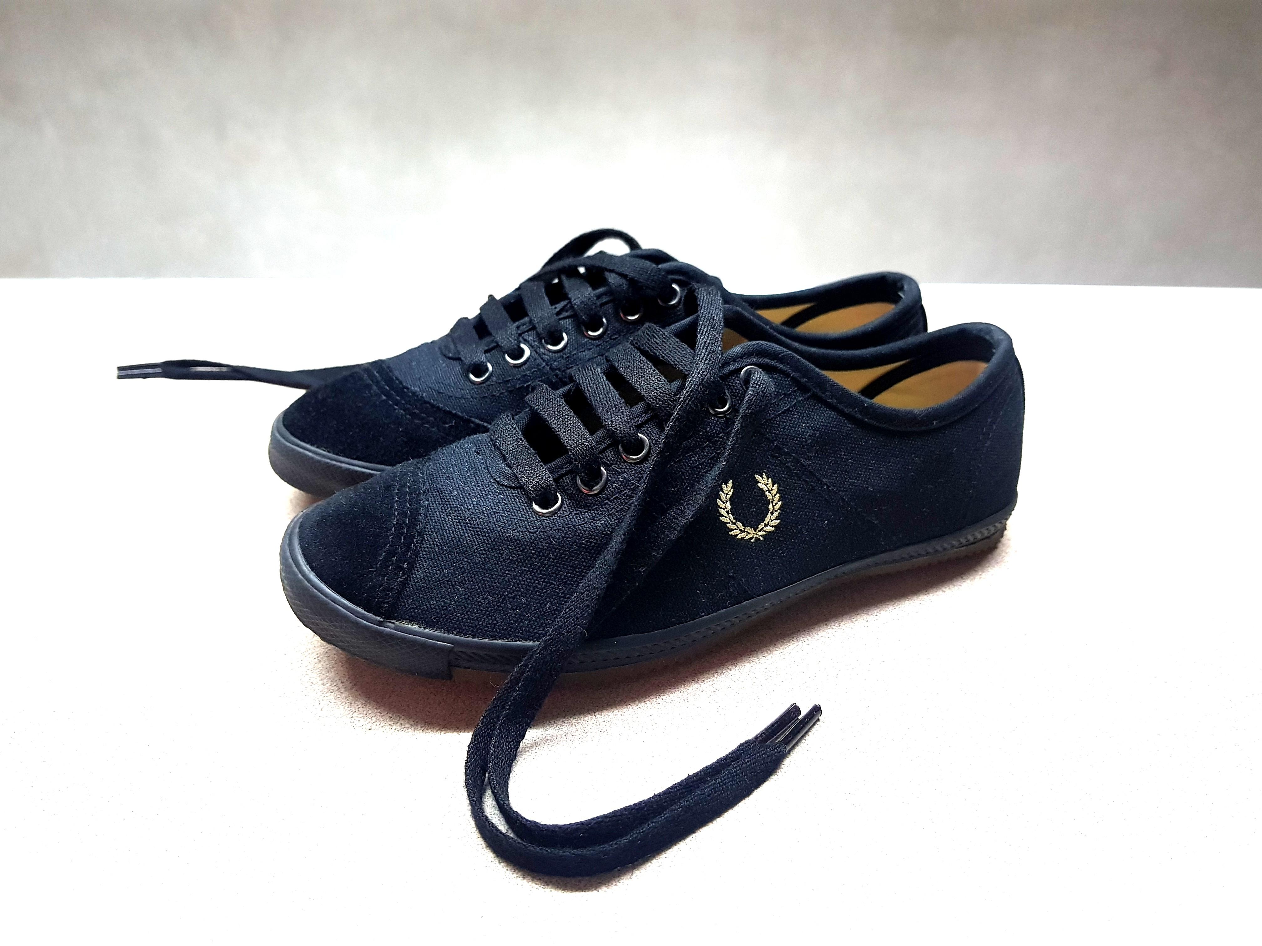 Fred perry deals canvas shoes womens