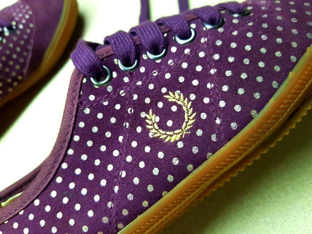 Fred Perry Canvas Sneakers for Women (Category: Sneakers) located in Caloocan City. Submitted by chiescake25 (Listing ID 1101904802, Image 2). Description: Authentic Fred Perry Laurel Wreath Table Tennis Plimsolls for Women (Ox Blood with Gold Polka Dots) Toe cap made of suede Size 6, true to size Only worn once No damages whatsoever, pristine inner sole Bought in the US. Women's footwear hardly available in stores here in PH Original price at ov
