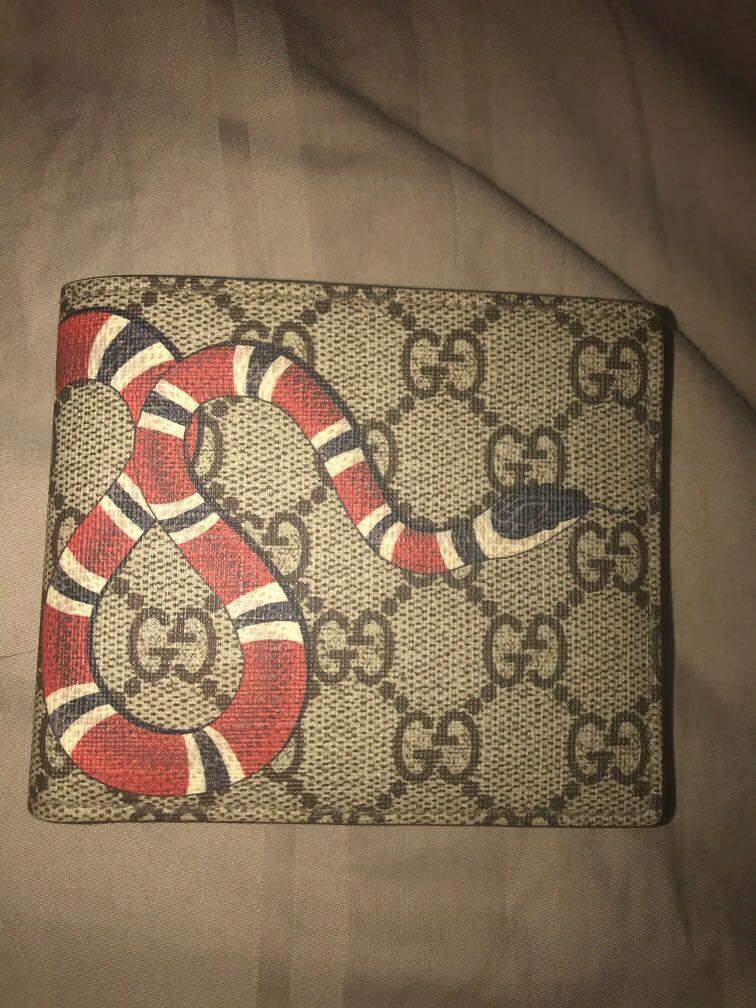 Selling GUCCI SNAKE WALLET or Trade with LV WALLET