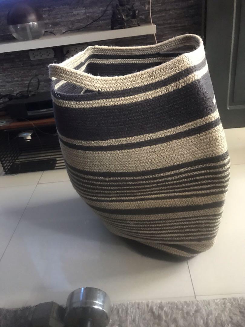 H&M Hamper (Category: Storage Boxes & Baskets) located in Las Pinas. Submitted by dodong_ph (Listing ID 1101923711, Image 1). Description: H&M Hamper.