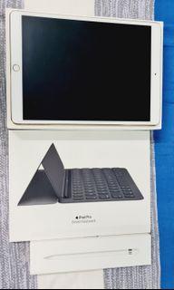 iPad Pro 10.5 (2017) 256GB Cellular + Wifi. Free Smart keyboard & apple pencil