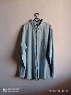 Kemeja denim merk uniqlo