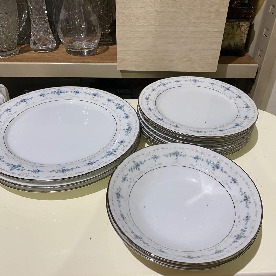 Noritake Floric Dinner Set (Category: Dinnerware & Cutlery) located in Quezon City. Submitted by kb0030 (Listing ID 1101889087, Image 1). Description: NORITAKE FROLIC 2352 JAPAN UNUSED but with hairline scratches on Center due to stacking Minor silver rubs SOLD AS SET ONLY 7,500 Total of 11 pieces set INCLUSIONS: 3 pcs dinner plate 6 pcs salad plate 2 pcs soup bowl (big).