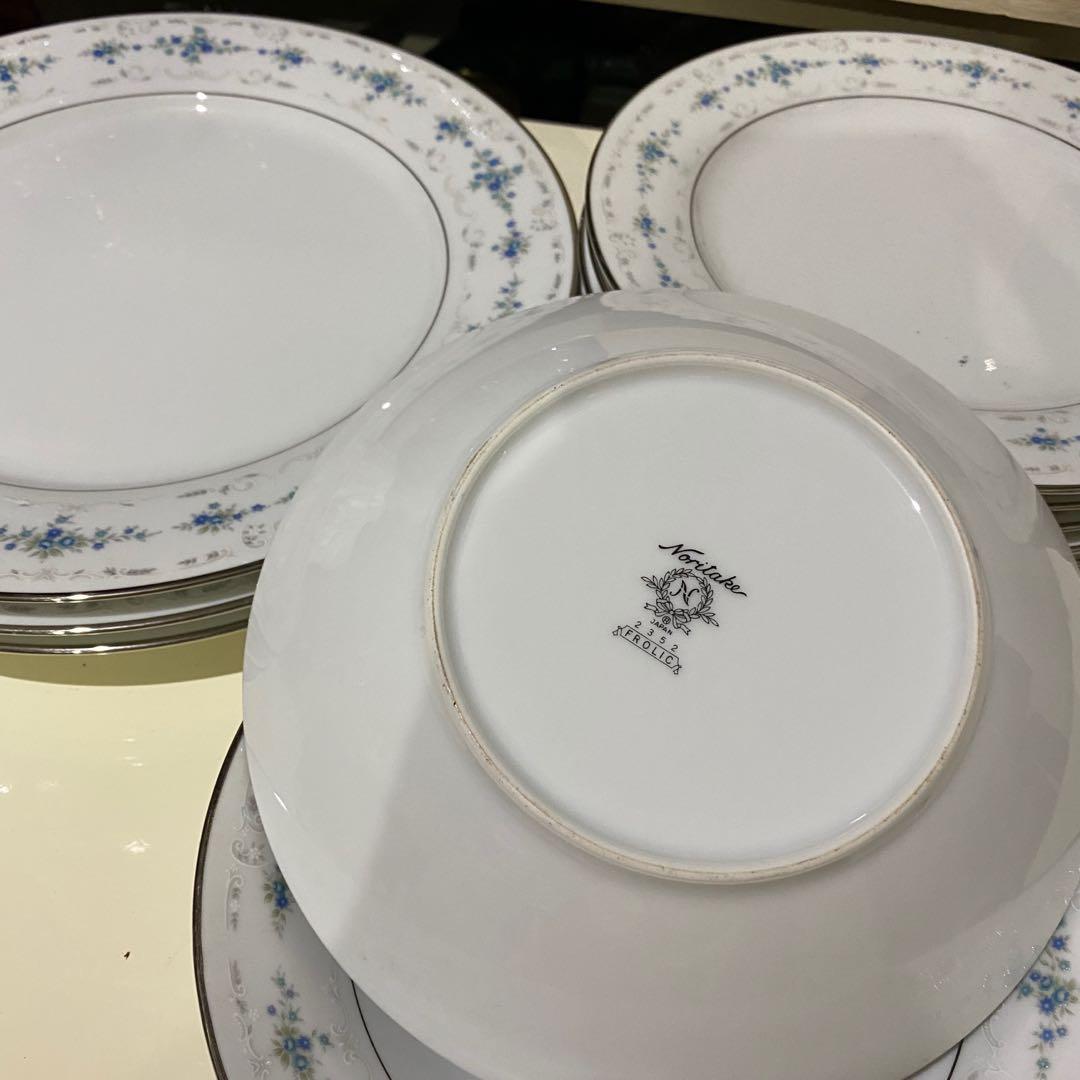 Noritake Floric Dinner Set (Category: Dinnerware & Cutlery) located in Quezon City. Submitted by kb0030 (Listing ID 1101889087, Image 2). Description: NORITAKE FROLIC 2352 JAPAN UNUSED but with hairline scratches on Center due to stacking Minor silver rubs SOLD AS SET ONLY 7,500 Total of 11 pieces set INCLUSIONS: 3 pcs dinner plate 6 pcs salad plate 2 pcs soup bowl (big).