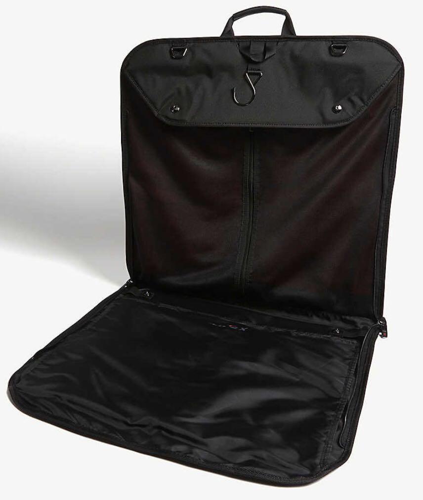 Samsonite top garment sleeve