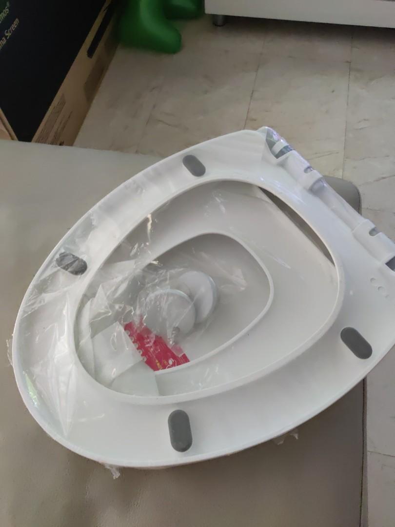 Toilet seat with child seat, Babies & Kids, Bathing & Changing, Baby