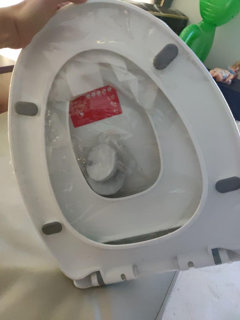 Toilet seat with child seat, Babies & Kids, Bathing & Changing, Baby