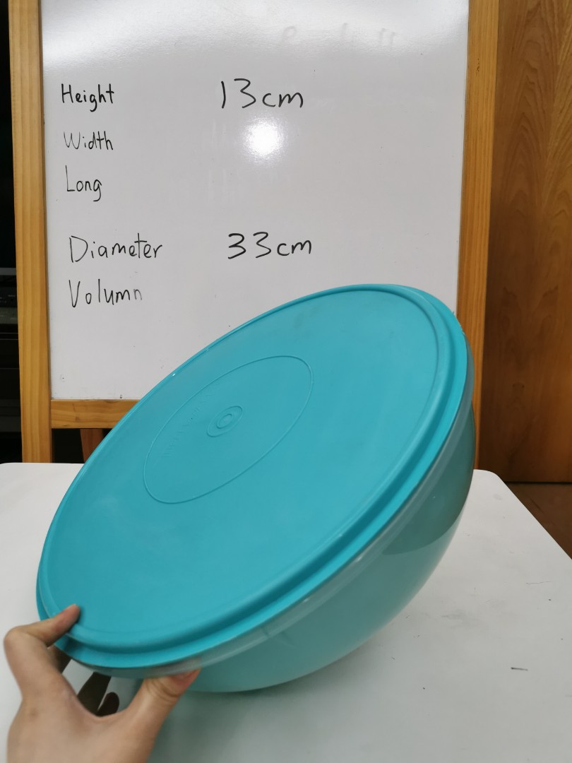 Tupperware outlet round container