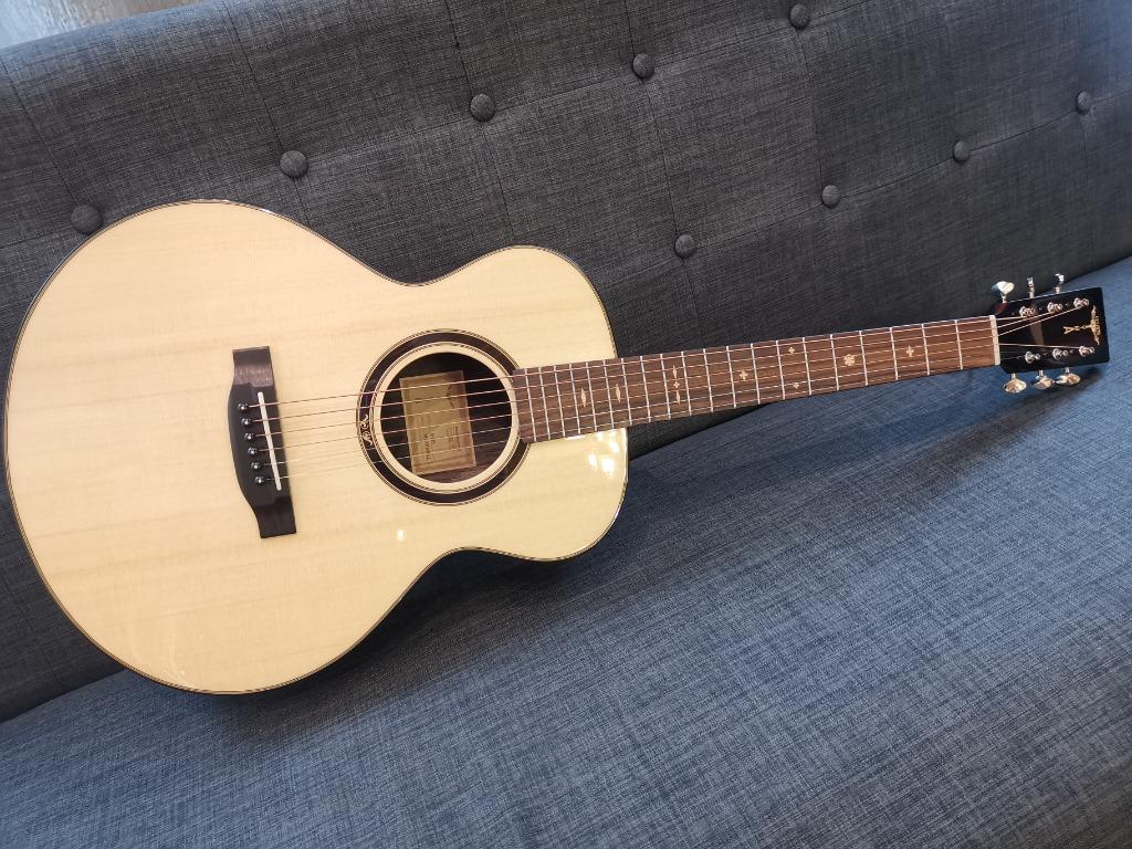Mini jumbo shop guitar case