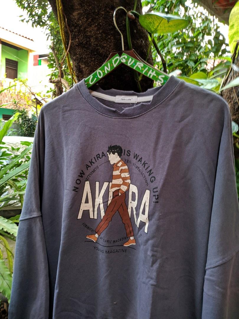 Akira sweater store