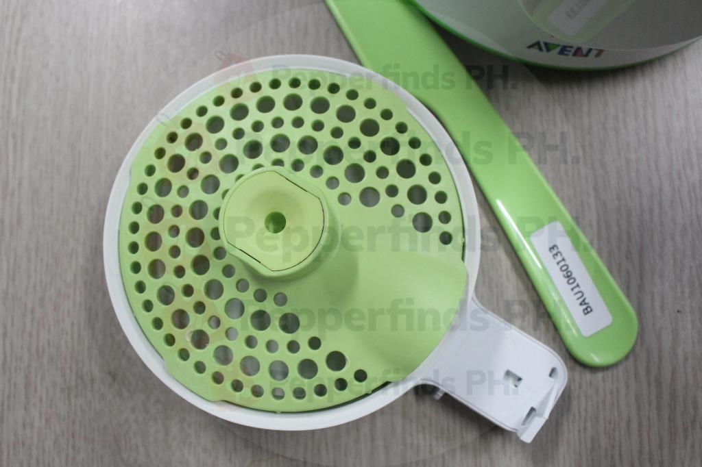 Avent 2n1 Baby Food Maker (Category: Weaning & Toddler Feeding) located in Quezon City. Submitted by pepperfindsph (Listing ID 1102127928, Image 2). Description: PHILIPS AVENT 2 IN 1 HEALTHY BABY FOOD MAKER Steam, flip & blend 220v Like new condition NO BOX no hidden issue & no damages from korea SKU: BAU1060133 Making homemade babyfood is easy with this babyfood maker - steam cook meat and vegetables and then with a flip of the jug blend to the 