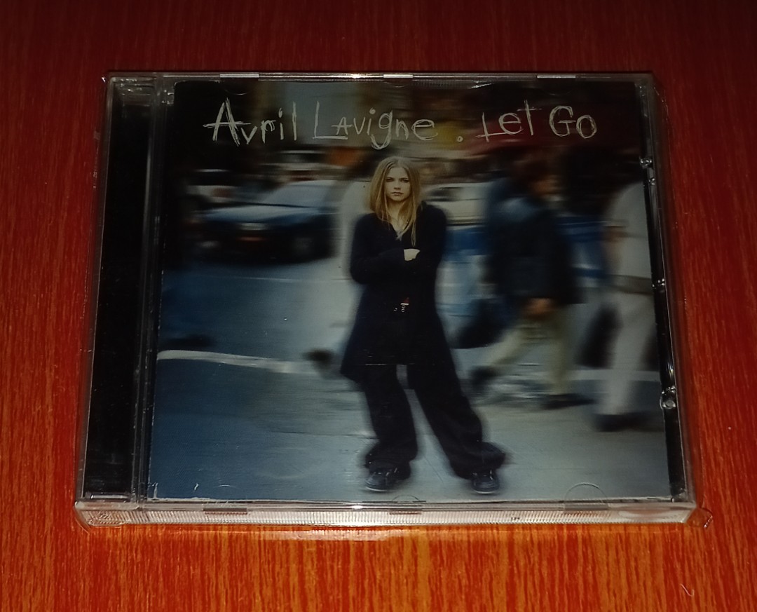 Avril lavigne, Hobbies & Toys, Music & Media, CDs & DVDs on Carousell