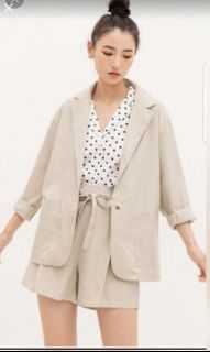 (Category: ) located in . Submitted by thriftedcloset (Listing ID 1102136879, Image 1). Description: .