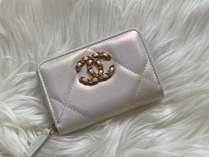Chanel 19 mon zipped