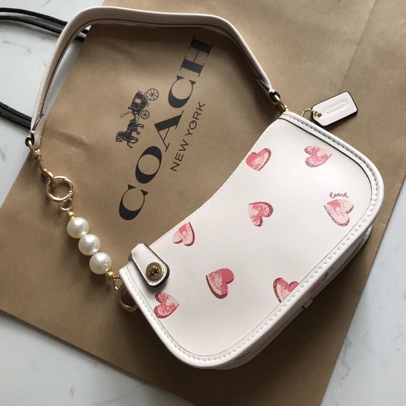 Coach Swinger 20 Bag With Heart Print, Women's Fashion, Bags & Wallets,  Shoulder Bags on Carousell