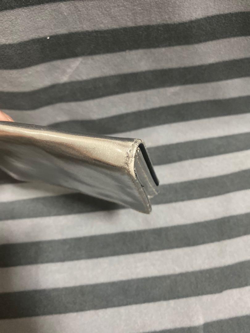 Dior Wallet Card Holder (Category: Wallets & Card holders) located in Pasay City. Submitted by adamclarence (Listing ID 1102227892, Image 3). Description: Authentic With rubs on edges pls see pics.