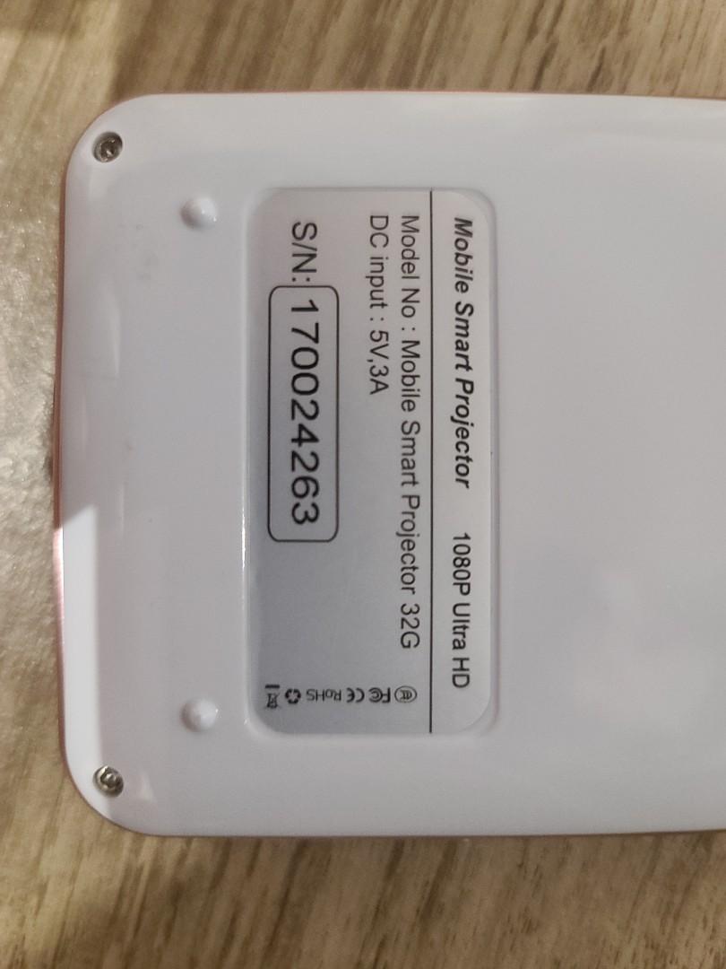 Mini Projecter （分類：其他家庭電器）位於 Hong Kong。 由 ratio638 提交（商品編號 1102224657，圖片 3）。簡介： Mobile Smart Projector 1080P Ultra HD。