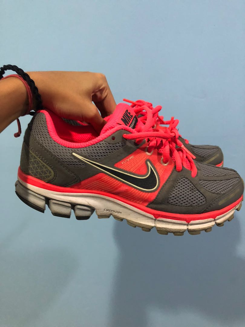 womens nike pegasus 28