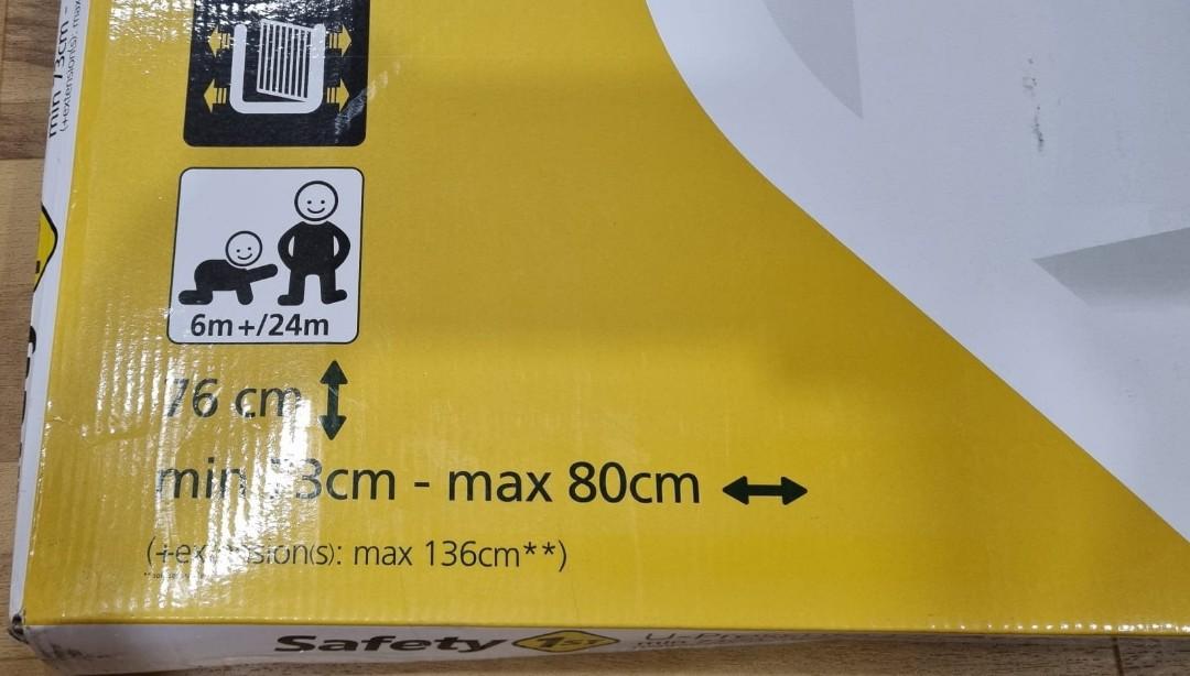 safety first u pressure fit auto close gate, Babies & Kids, Baby