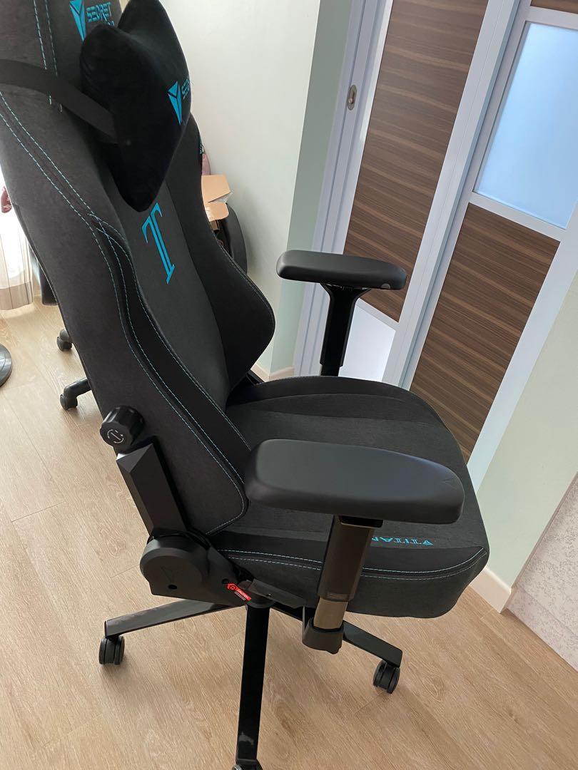 Selling 2020 Secretlab Titan Softweave Charcoal Blue, Furniture & Home