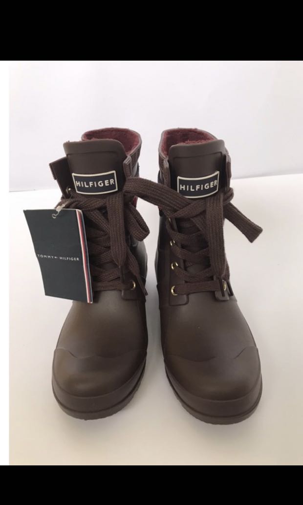 Tommy hilfiger women's hotsell trineti snow boot