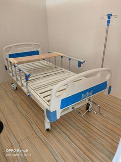 2 cranks hospital bed with complete set