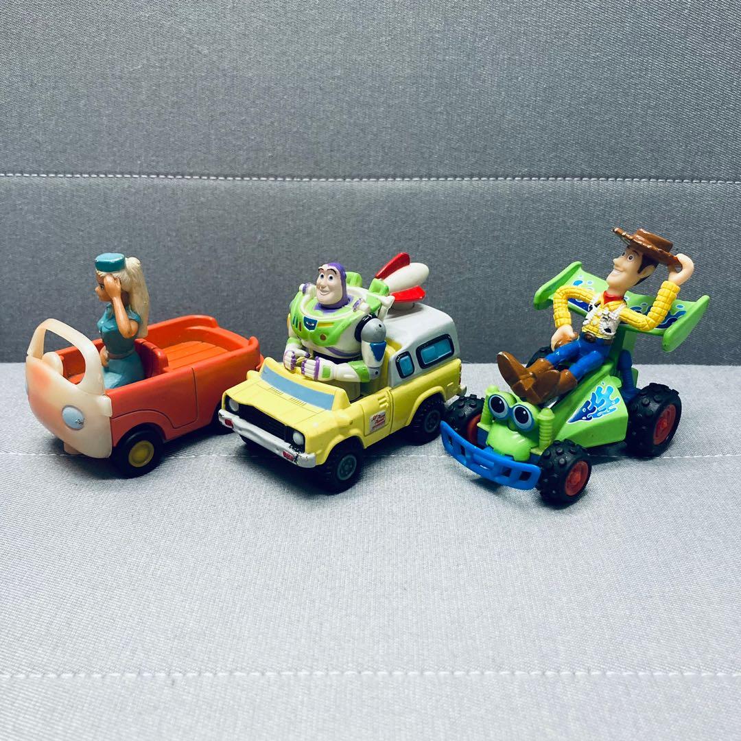 中古絕版一套三款搖擺壓鑄金屬車 Toy Story 反斗奇兵玩具總動員barbie 芭比woody 胡迪buzz Lightyear 巴斯光年 興趣及遊戲 玩具 遊戲類