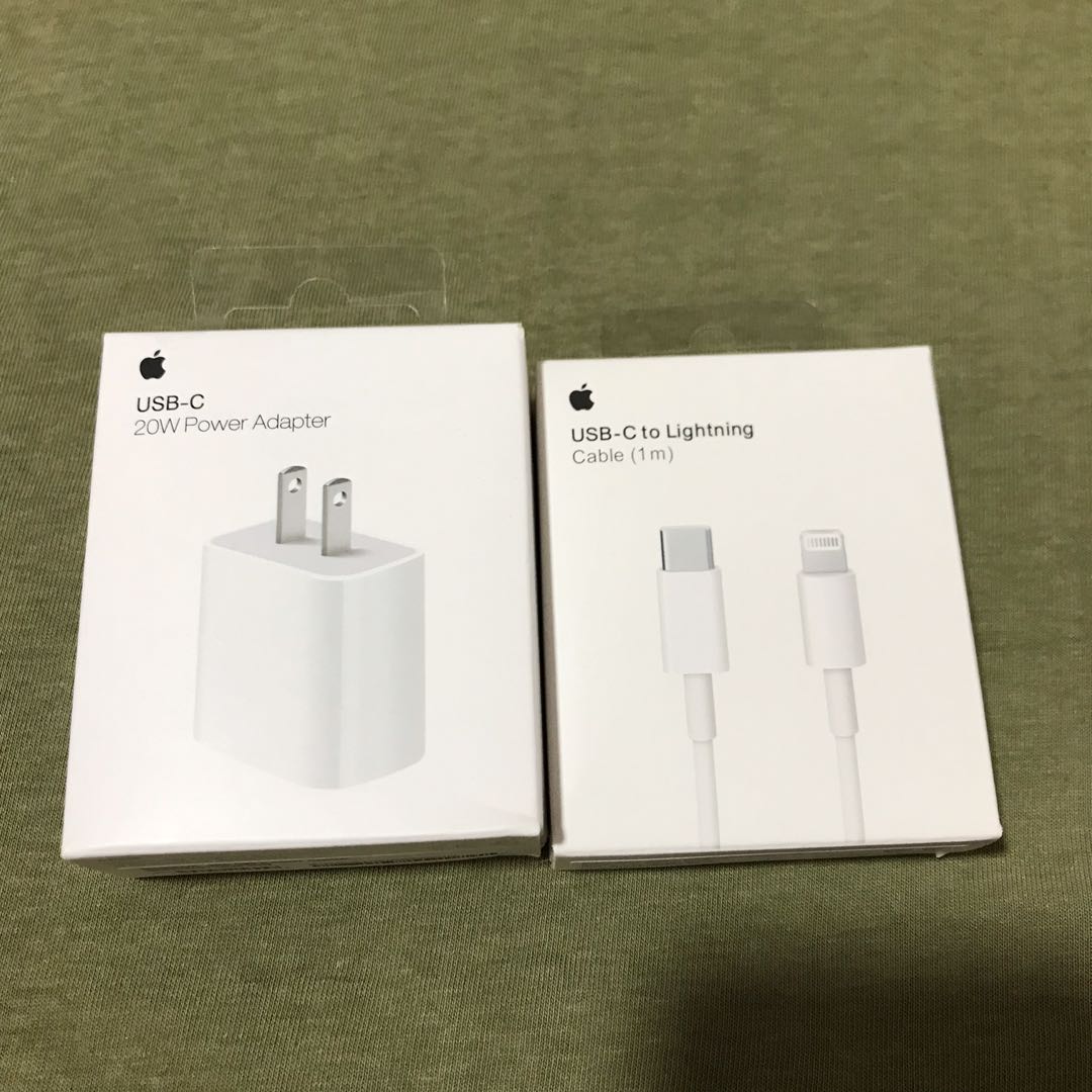 Apple iPhone Charger 20 watts adapter and Usb c to Lightning cable
