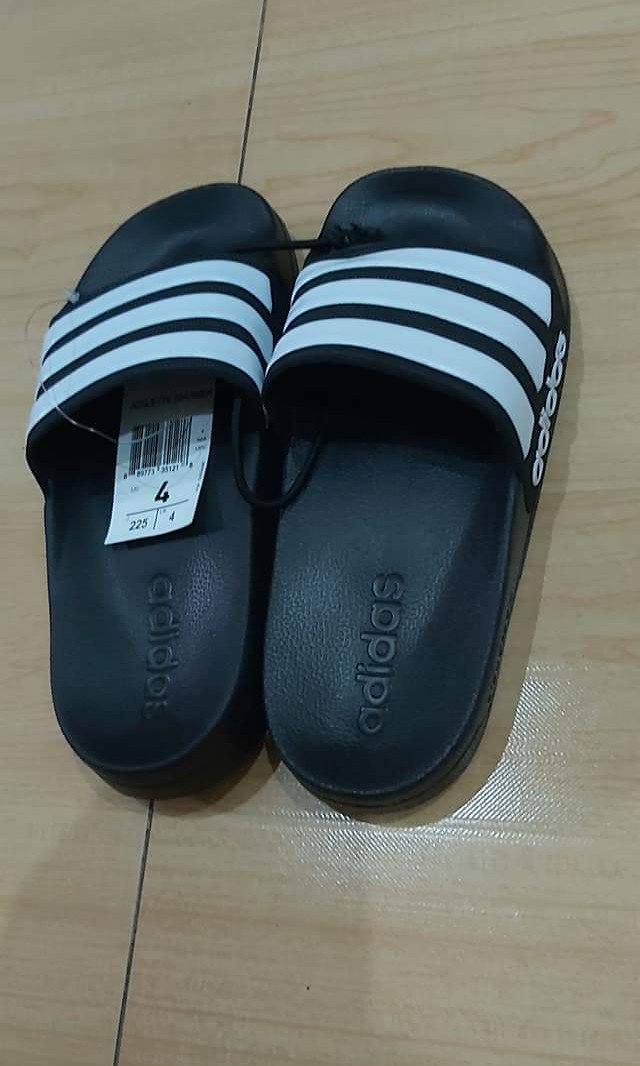 Authentic on sale adidas slides