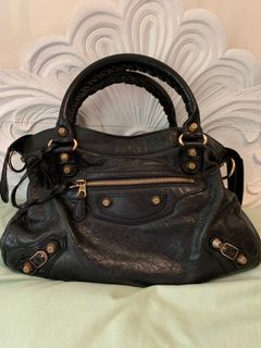 (Category: ) located in . Submitted by ccvvaashop (Listing ID 1102312050, Image 1). Description: .