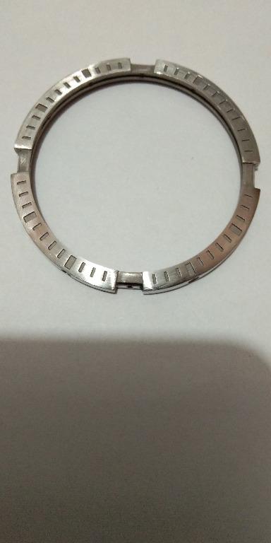 Breitling Chronomat Evolution Bezel (Category: Luxury Watches) located in Muntinlupa City. Submitted by hidefhome (Listing ID 1102388469, Image 1). Description: Breitling Chronomat Evolution Bezel Original A13356 Bezel Stainless Steel Like New 43.7mm Viber 09176448399.