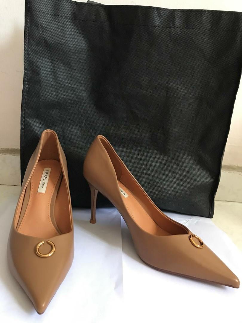 Brown stiletto, Women's Fashion, Footwear, Heels on Carousell