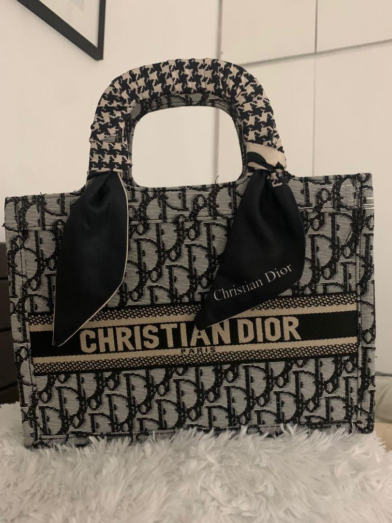 Christian dior tote hotsell bag original price
