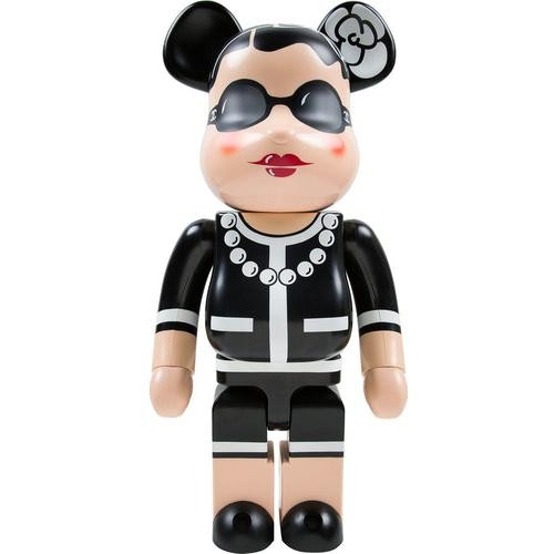 Coco Chanel Bearbrick (400%), Hobbies 