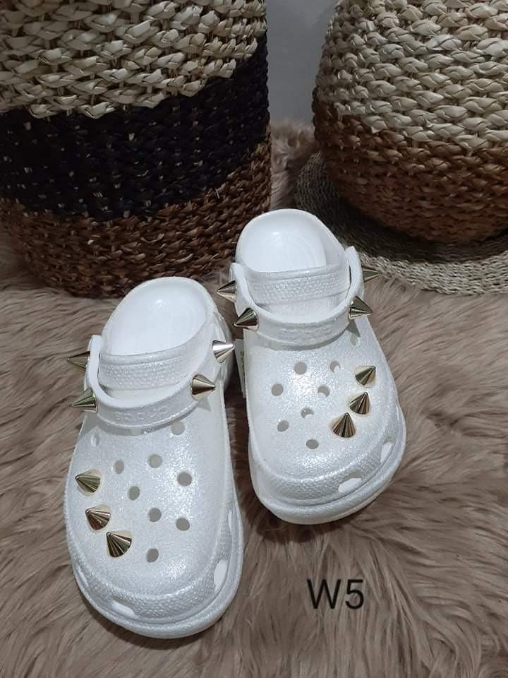 Crocs Classic Glitter Bae with Studs Size W5 Women s Fashion