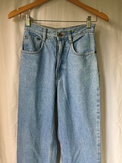 (Category: ) located in . Submitted by preloved.ellenmay (Listing ID 1102397417, Image 1). Description: .