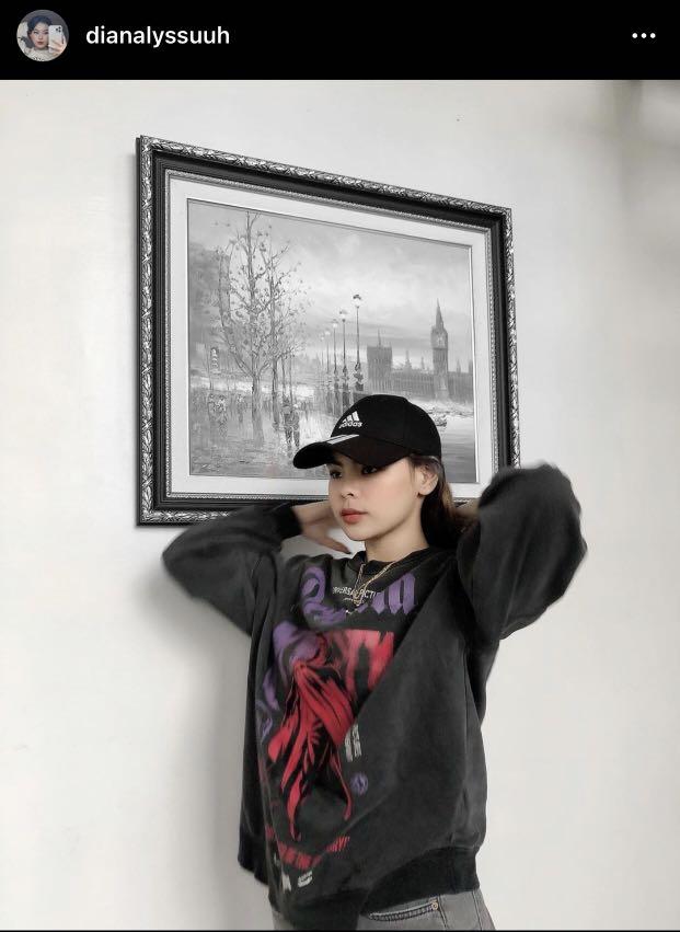 H M DRACULA SWEATSHIRTS